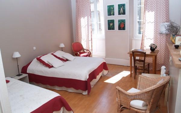 Hôtel Les Tables De La Fontaine à Florac Extérieur photo
